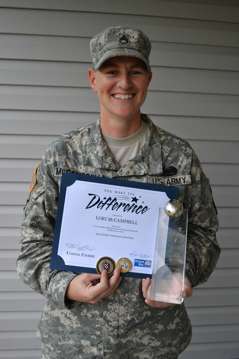 Lori with her Soldier Volunteer Award